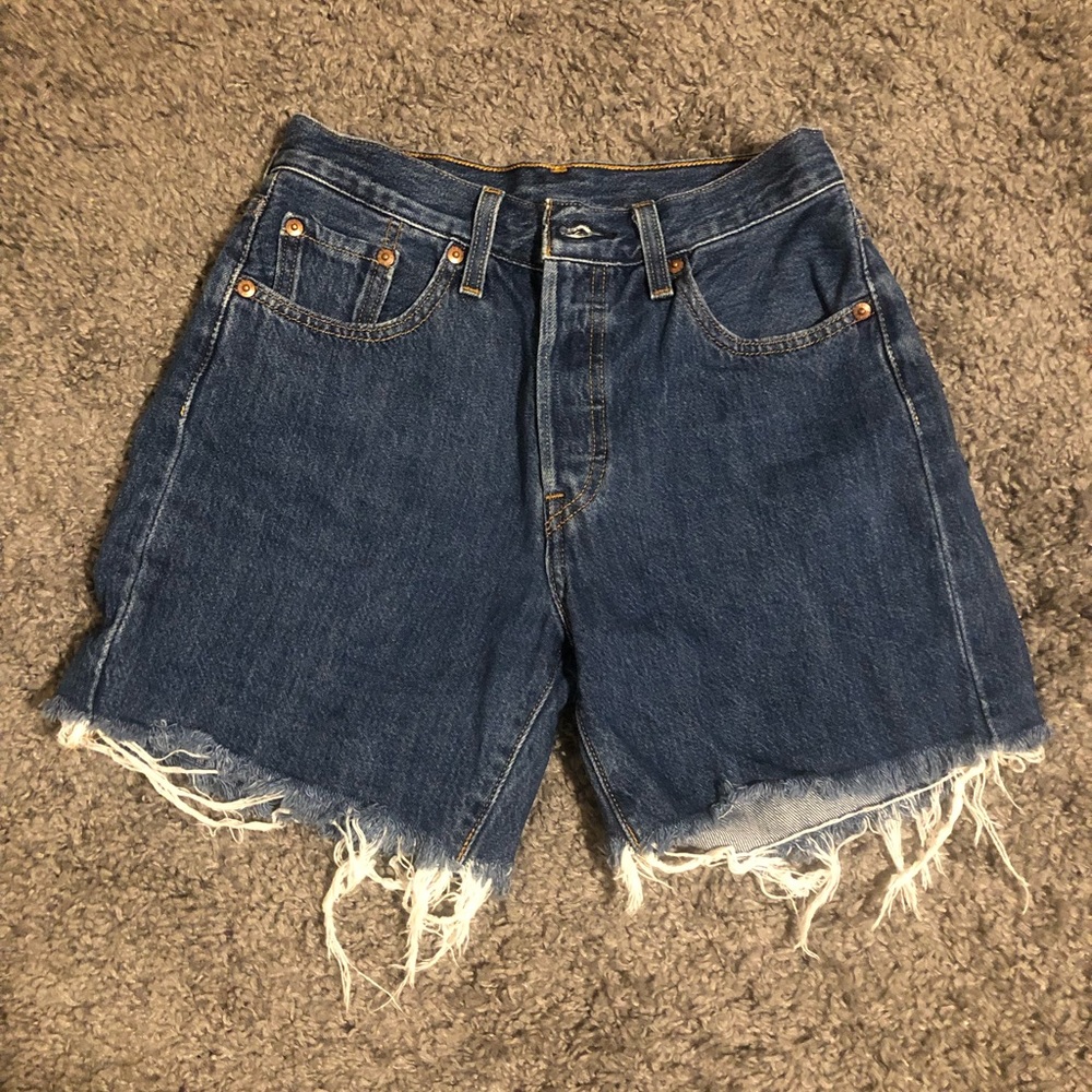 Levi’s High Waisted Cut off shorts